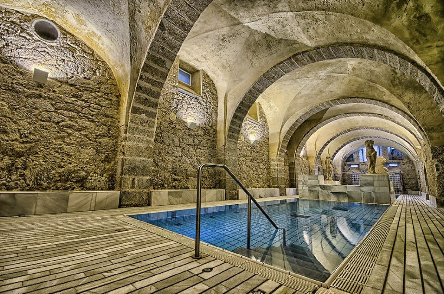 Therapeutic pool at Balneario Baños de Montemayor